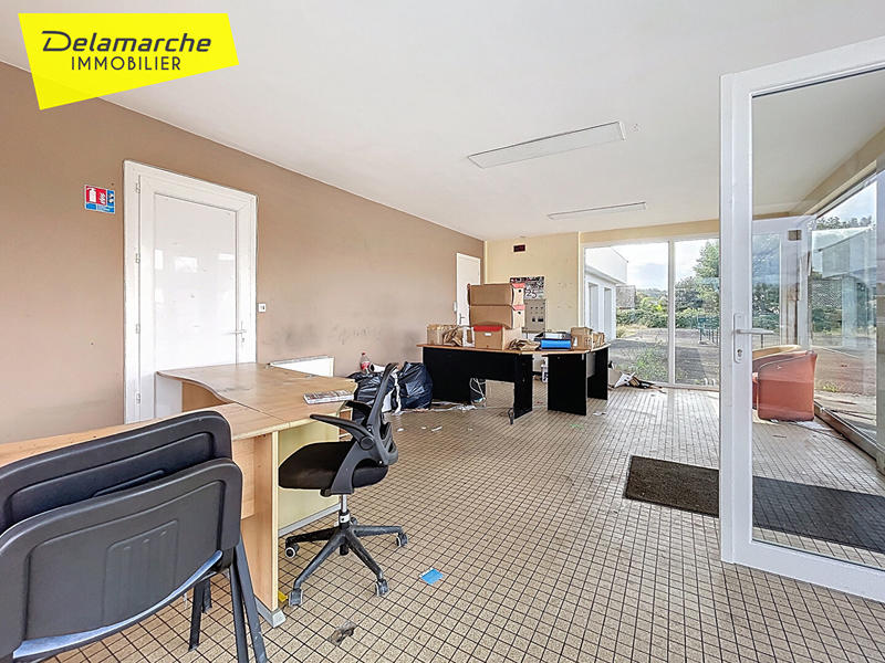 Local d'activité / Entrepôt - 390 m² - 4 pièces