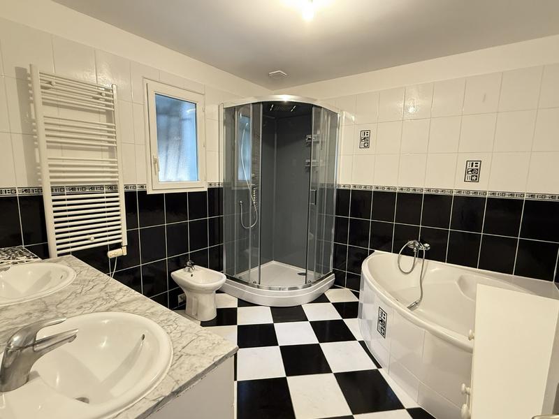 Maison - 101 m² - 4 pièces