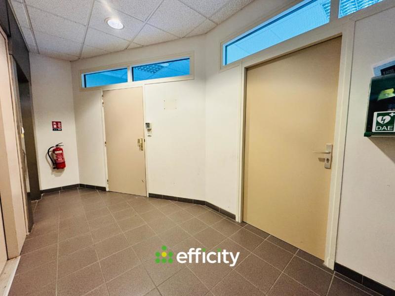 Bureau - 12 m² - 1 pièce