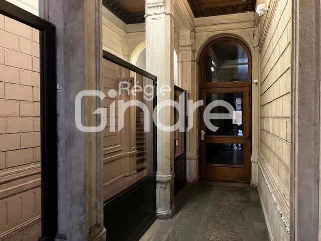 Bureau - 93 m² - 1 pièce