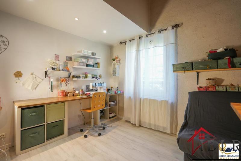 Maison - 196 m² - 9 pièces