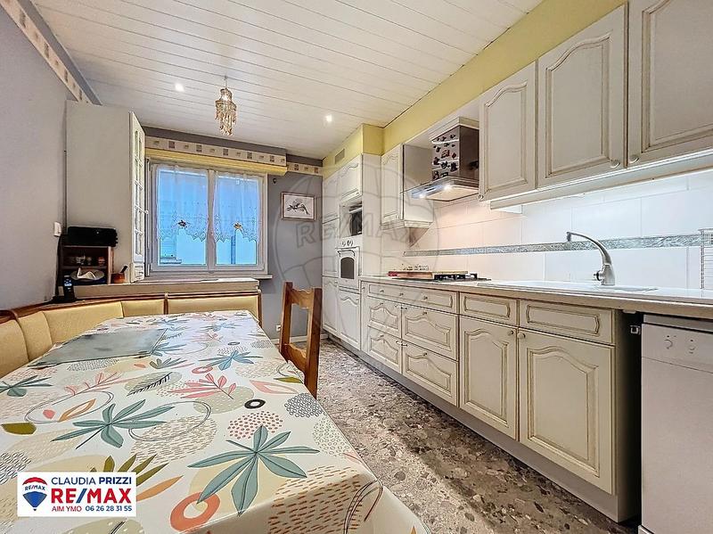 Maison - 428 m² - 19 pièces