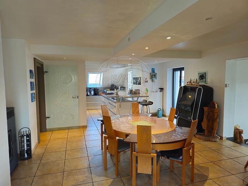 Maison - 208 m² - 7 pièces