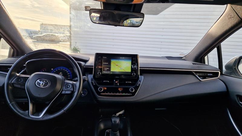 Toyota Corolla 122h Dynamic Business + Programme Beyond