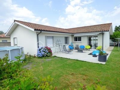 Maison - 110 m² - 5 pièces