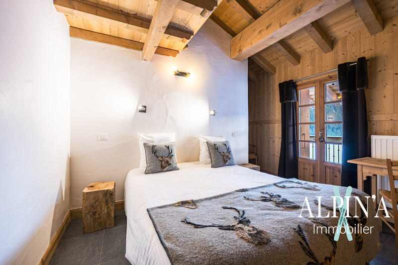 Châlet - 414 m² - 9 pièces