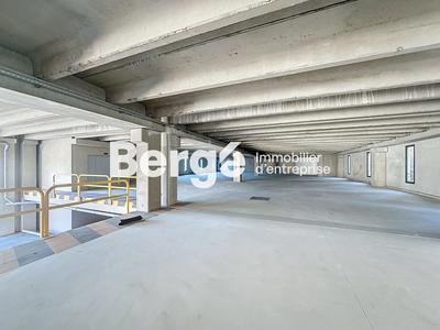 Entrepôt - 2 455 m²