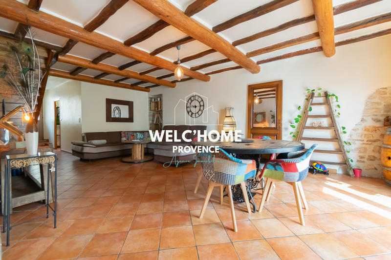 Maison - 210 m² - 8 pièces