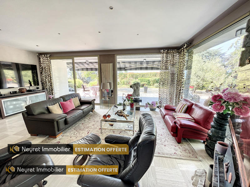 Villa - 225 m² - 8 pièces