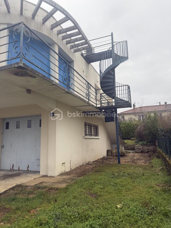 Maison - 194 m² - 9 pièces