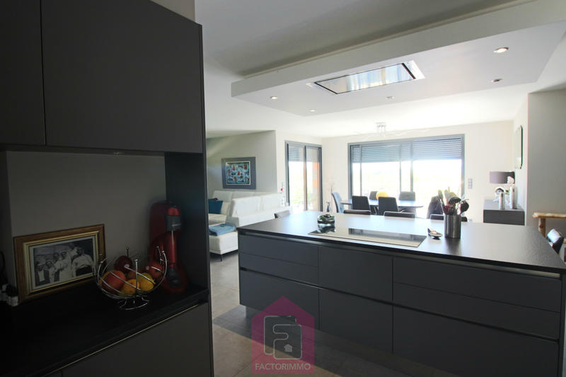 Maison - 140 m² - 5 pièces