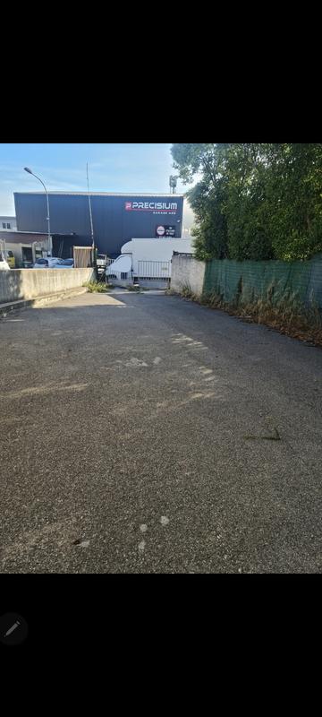 Cave / Box - 240 m²