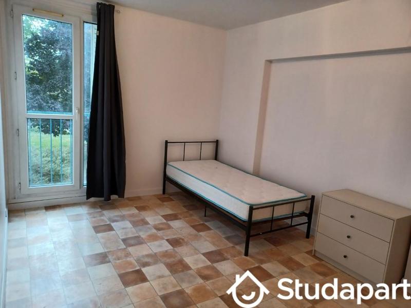 Chambre - 13 m² - 1 pièce