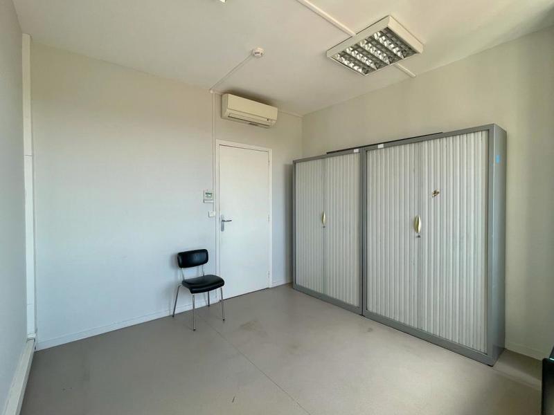 Bureau - 421 m² - 22 pièces