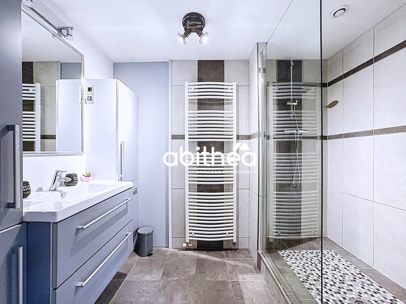 Maison - 181 m² - 7 pièces