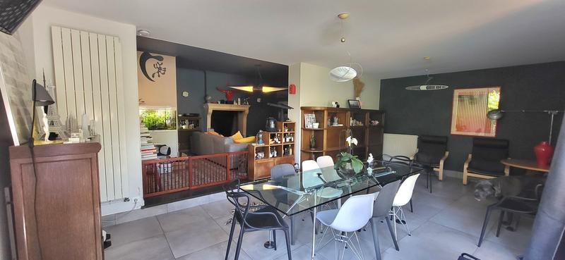 Propriété - 240 m² - 9 pièces