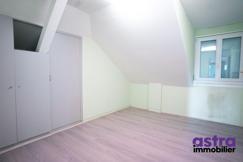 Maison traditionnelle - 153 m² - 8 pièces