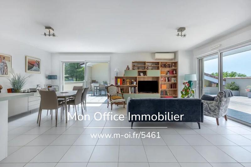 Appartement - 94 m² - 4 pièces