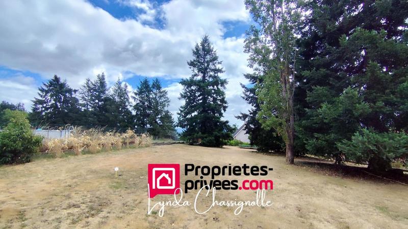 Terrain constructible - 1 100 m²