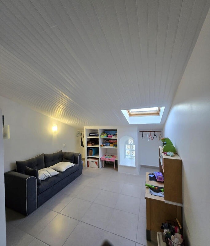 Villa - 215 m² - 12 pièces