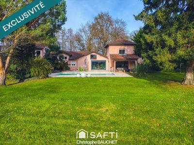 Maison - 213 m² - 6 pièces