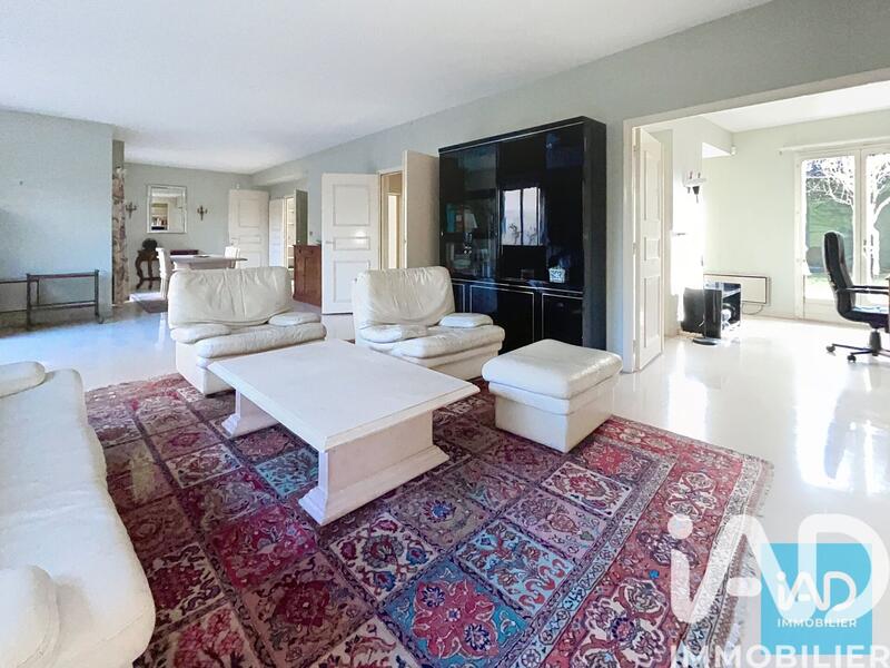 Maison - 210 m² - 8 pièces