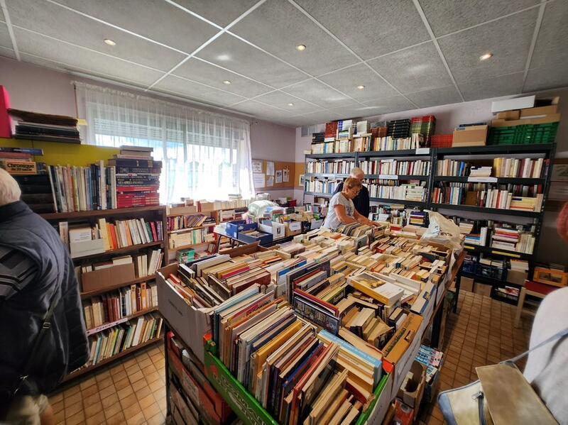 Bourse aux livres, cd, dvd, vinyles, cartes postales