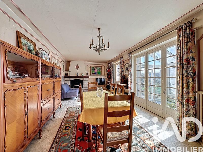 Maison - 375 m² - 11 pièces