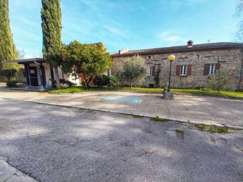 Immeuble - 2 100 m²