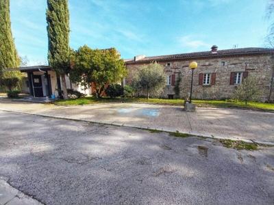 Immeuble - 2 100 m²