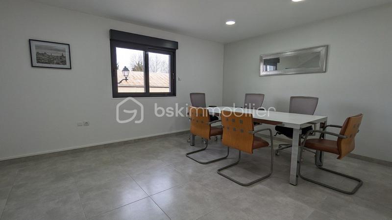 Bureau - 200 m² - 6 pièces