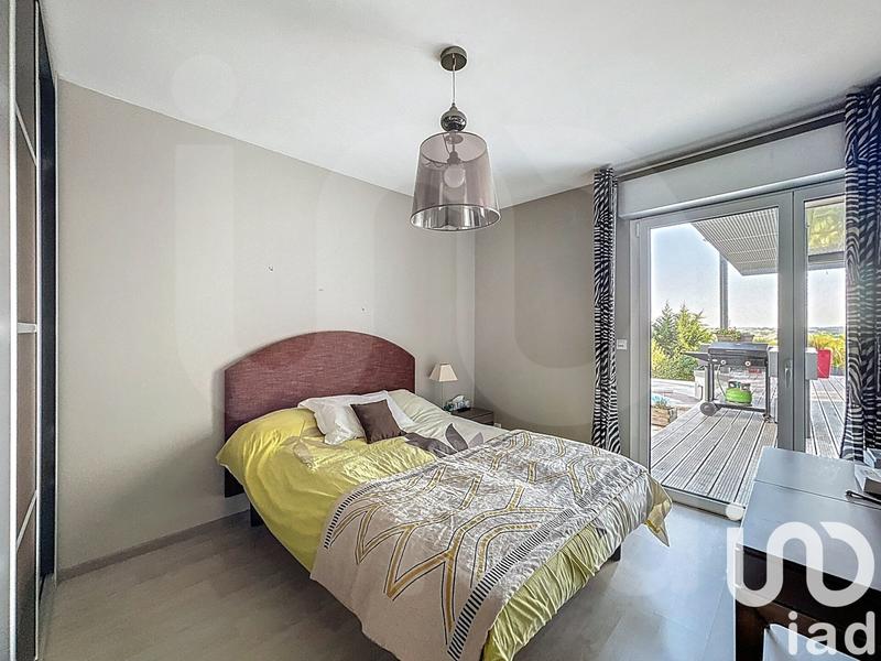 Maison - 245 m² - 7 pièces