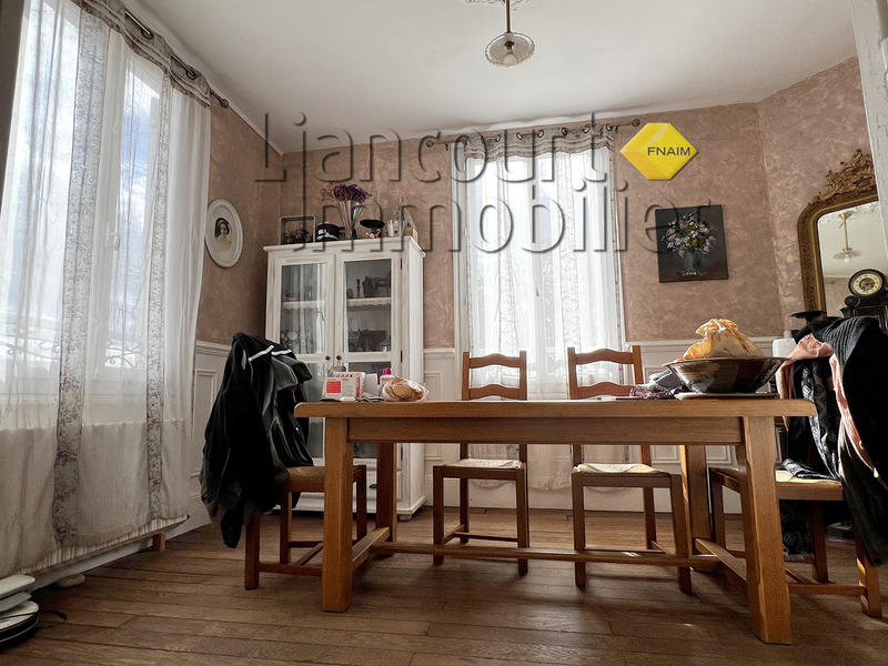 Maison - 155 m² - 8 pièces