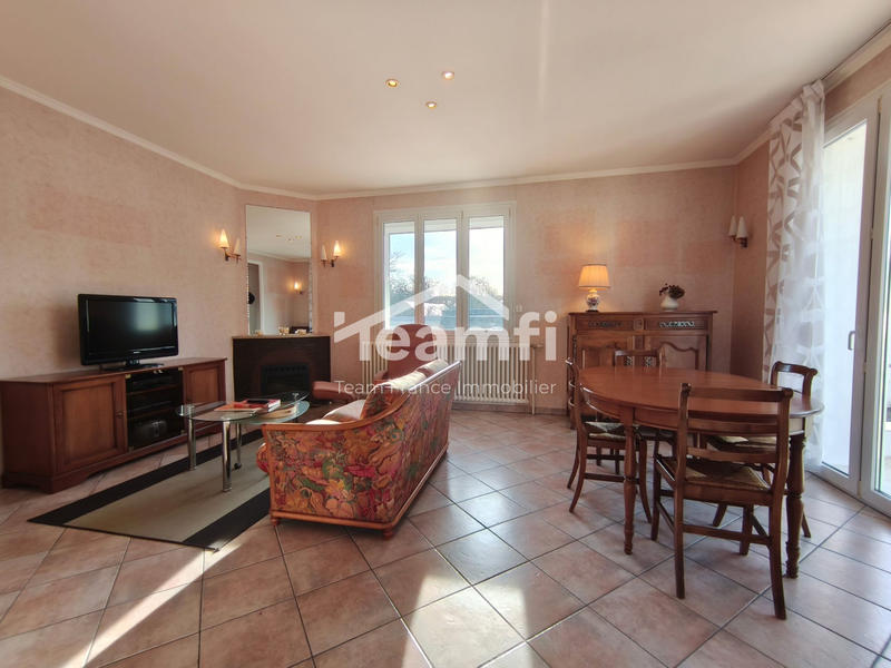 Maison - 180 m² - 5 pièces