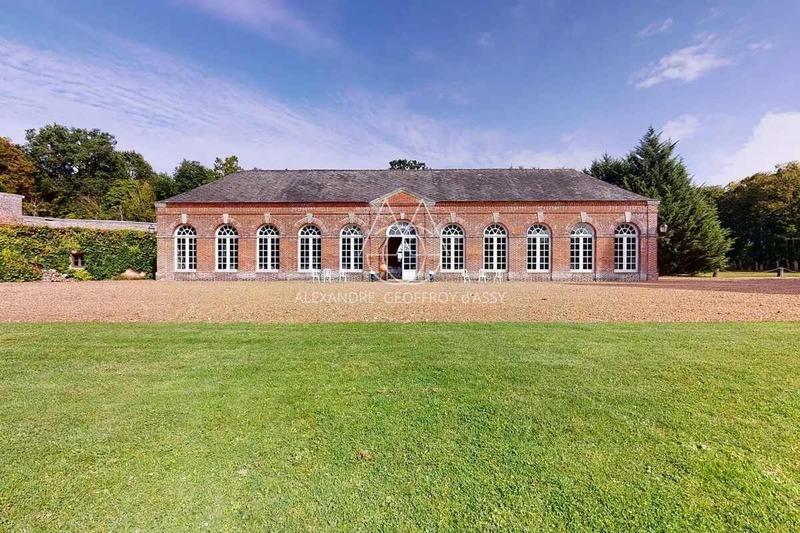 Château - 3 750 m² - 130 pièces