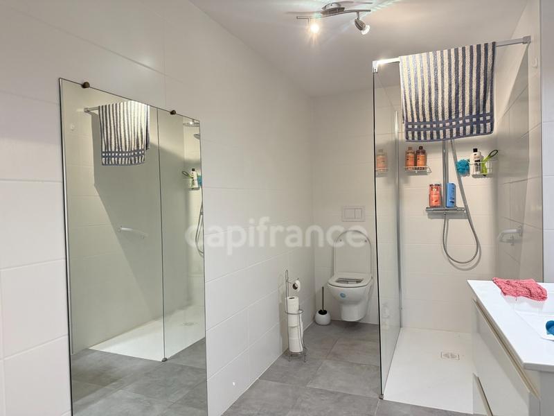 Corps de ferme - 240 m² - 8 pièces