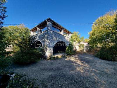 Maison - 160 m² - 6 pièces