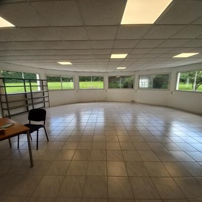 Bureau - 79 m²