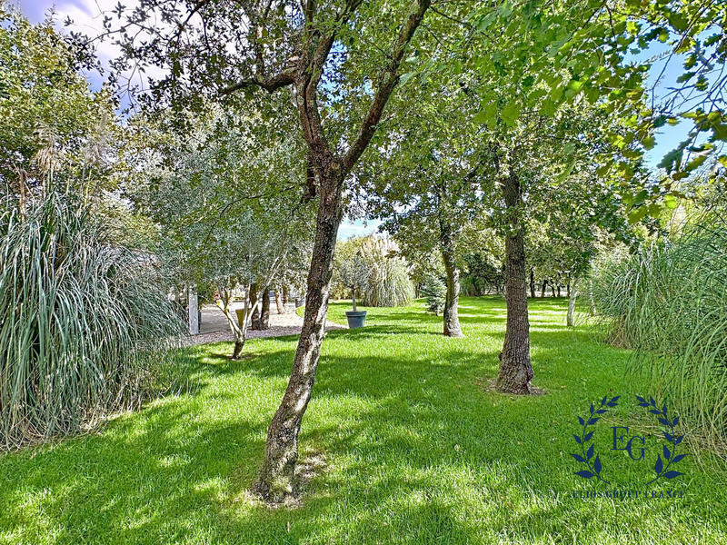 Maison traditionnelle - 207 m² - 7 pièces