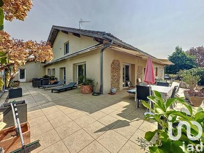 Maison - 232 m² - 7 pièces