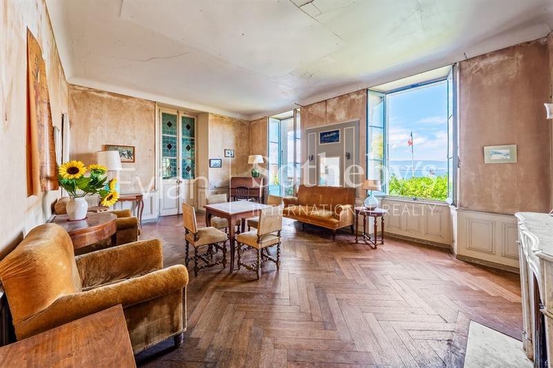 Maison - 527 m² - 18 pièces