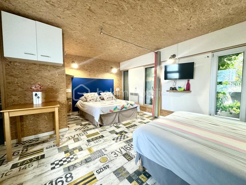 Maison - 340 m² - 8 pièces