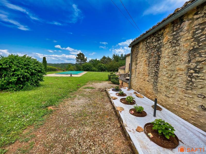 Maison - 230 m² - 9 pièces