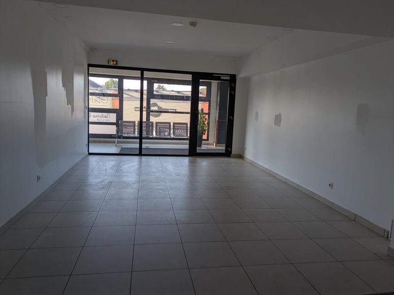 Local commercial - 75 m² - 1 pièce