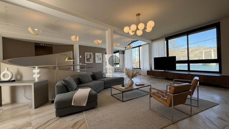 Maison - 215 m² - 6 pièces