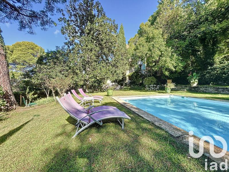 Maison - 233 m² - 7 pièces