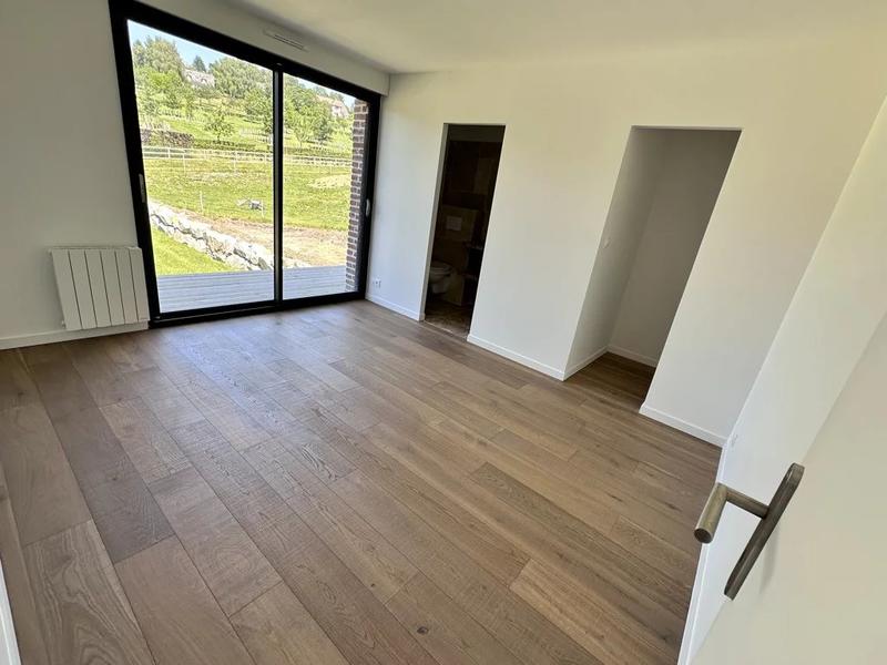 Propriété - 205 m² - 6 pièces
