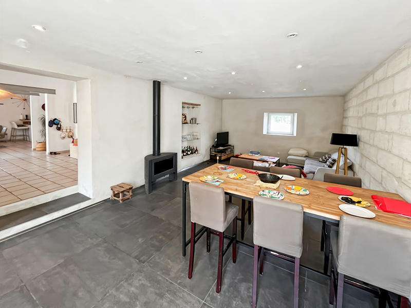 Maison - 219 m² - 8 pièces