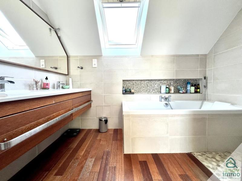 Demeure - 210 m² - 8 pièces