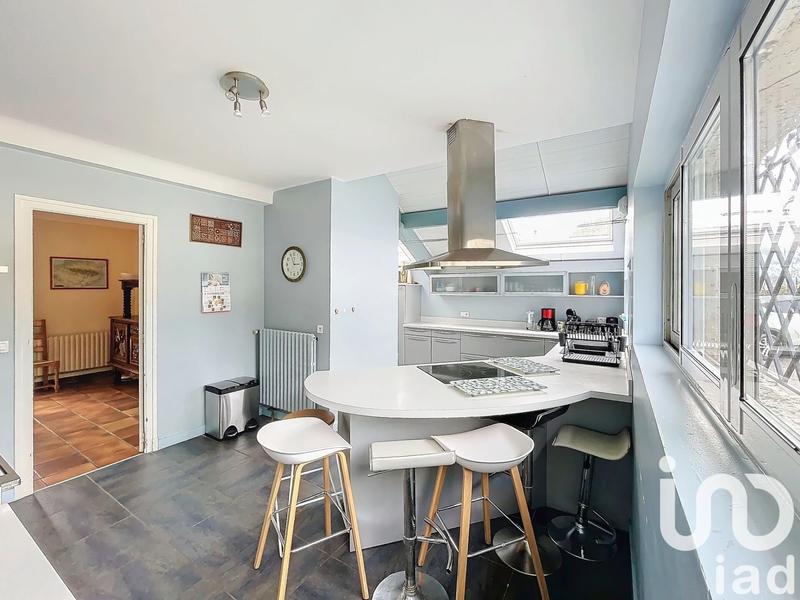 Maison - 288 m² - 11 pièces